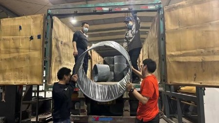 俄羅斯管道工程指定用華仕達的無(wú)縫熱熔套補口